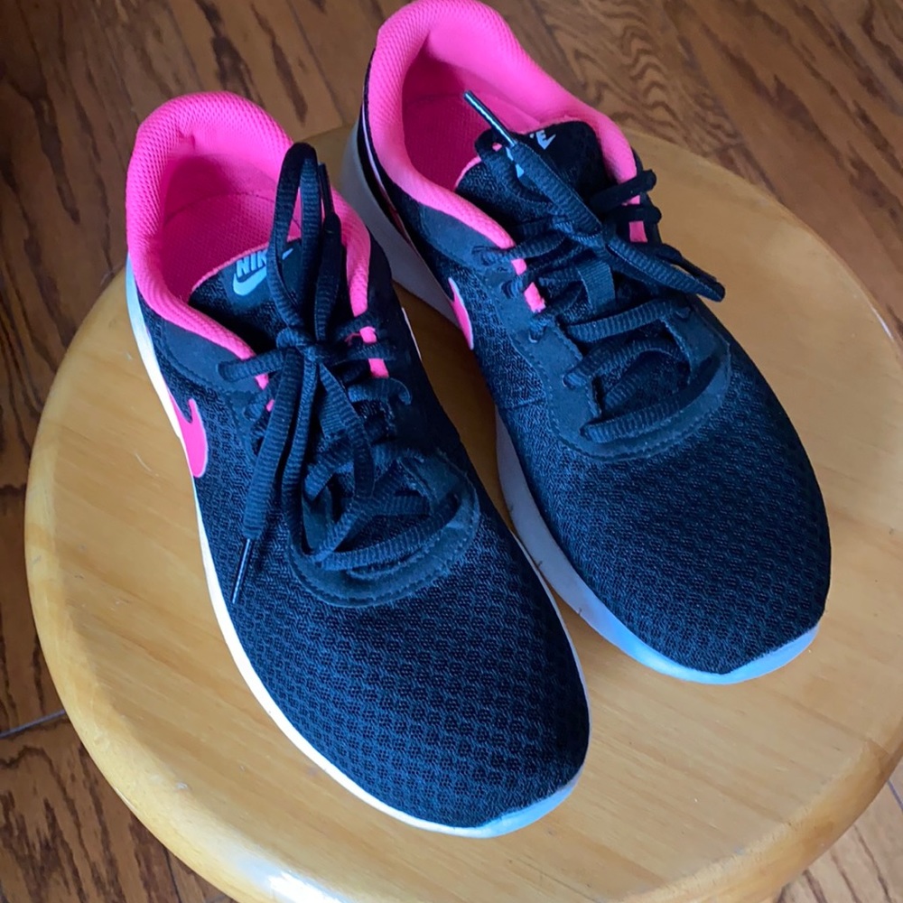 Nike Girls Tanjun Sneakers